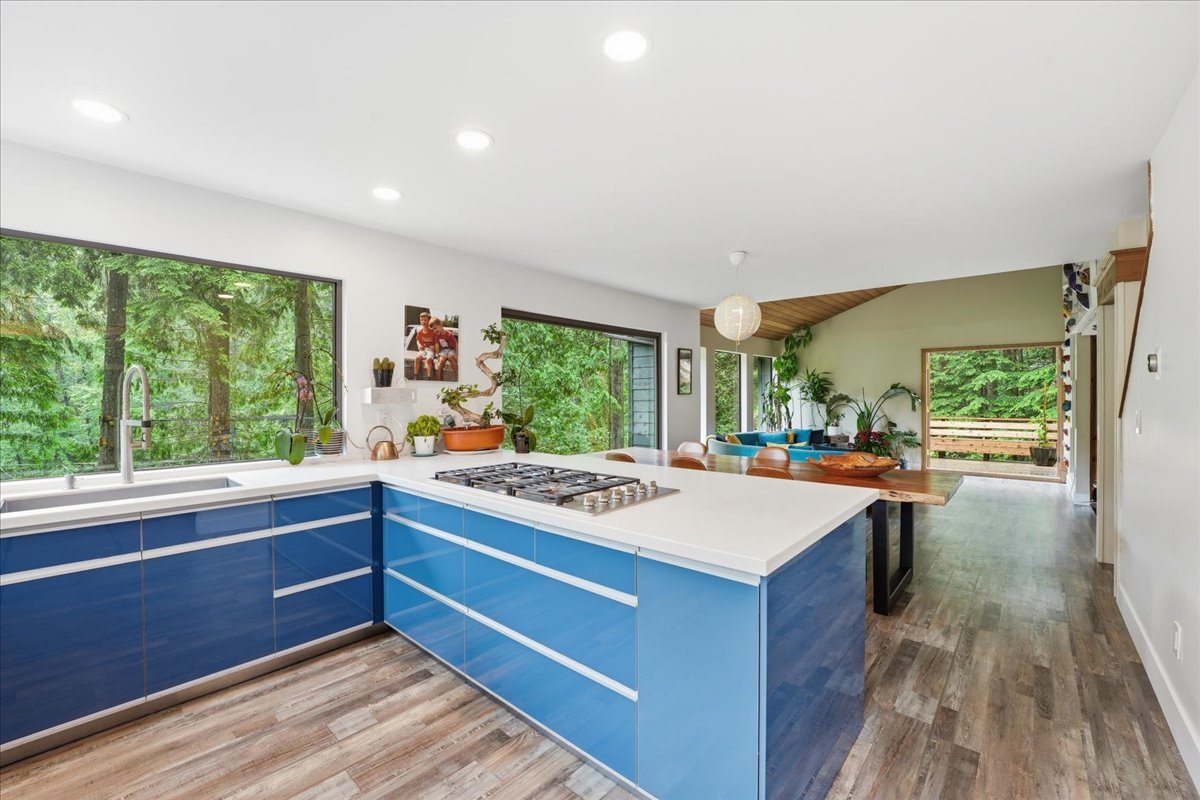 Open kitchen