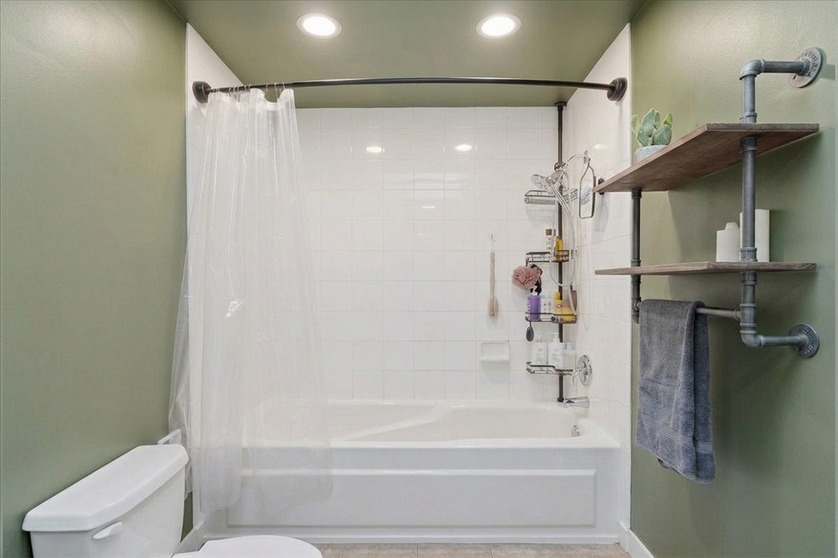 Upper bathroom vanity
